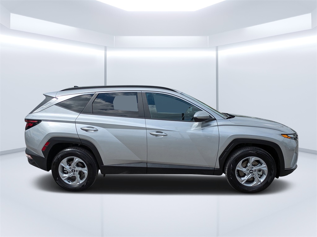 2024 Hyundai Tucson SEL photo 2