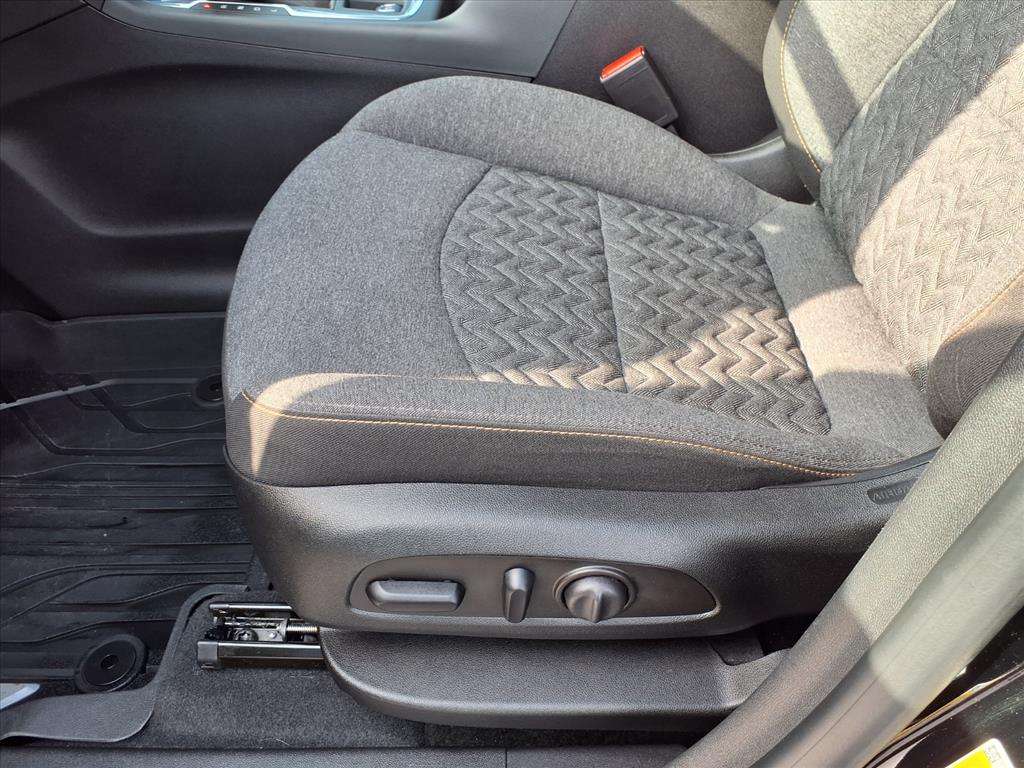 2024 Chevrolet Equinox LT photo 3