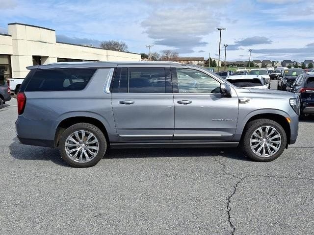 2022 GMC Yukon XL Denali's photo