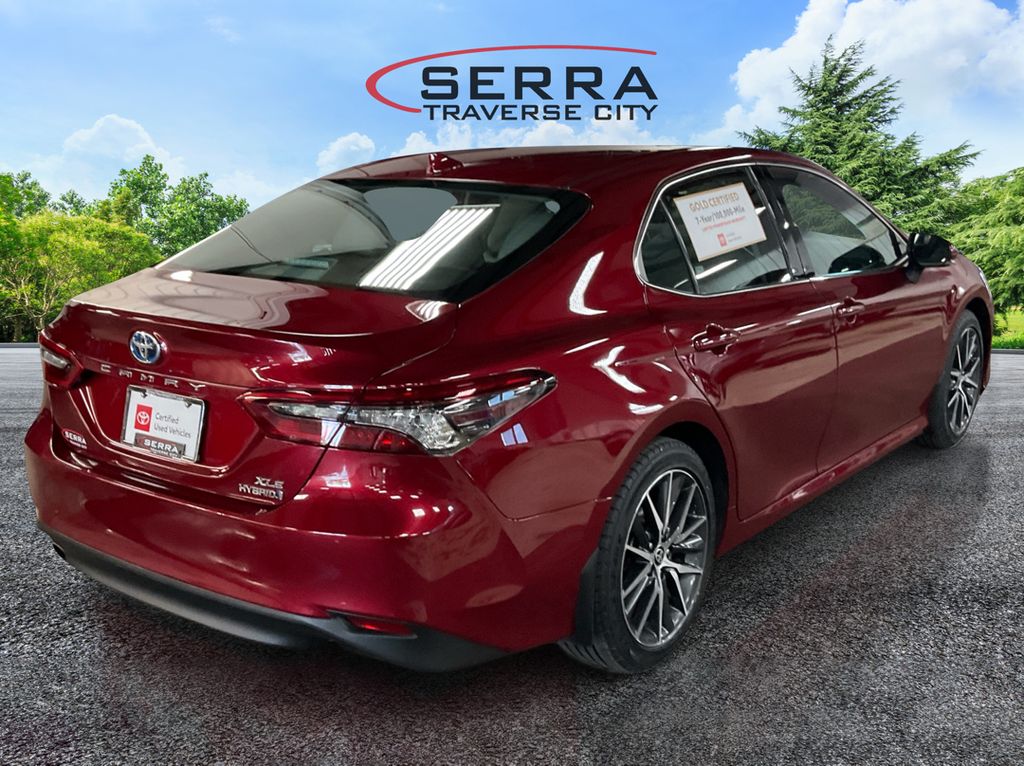 2022 Toyota Camry Hybrid XLE photo 5
