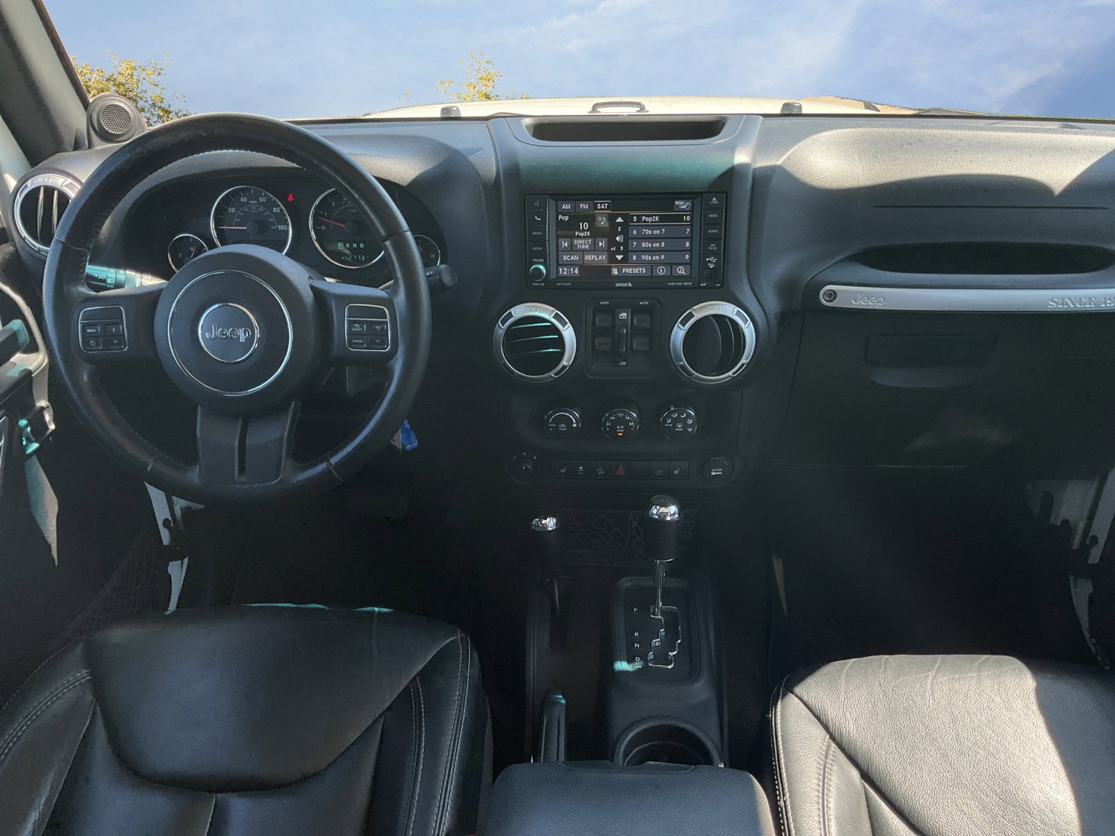 2014 Jeep Wrangler Unlimited Sahara photo 7