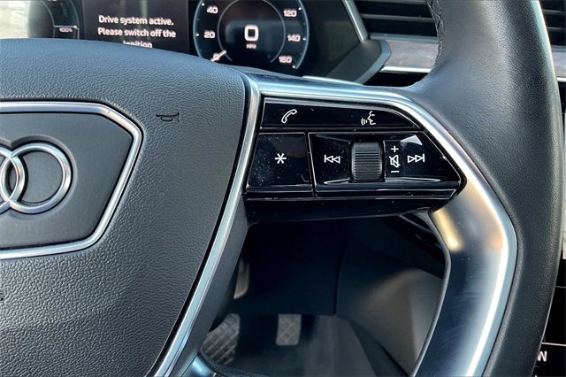 2022 Audi e-tron Premium Plus photo 15