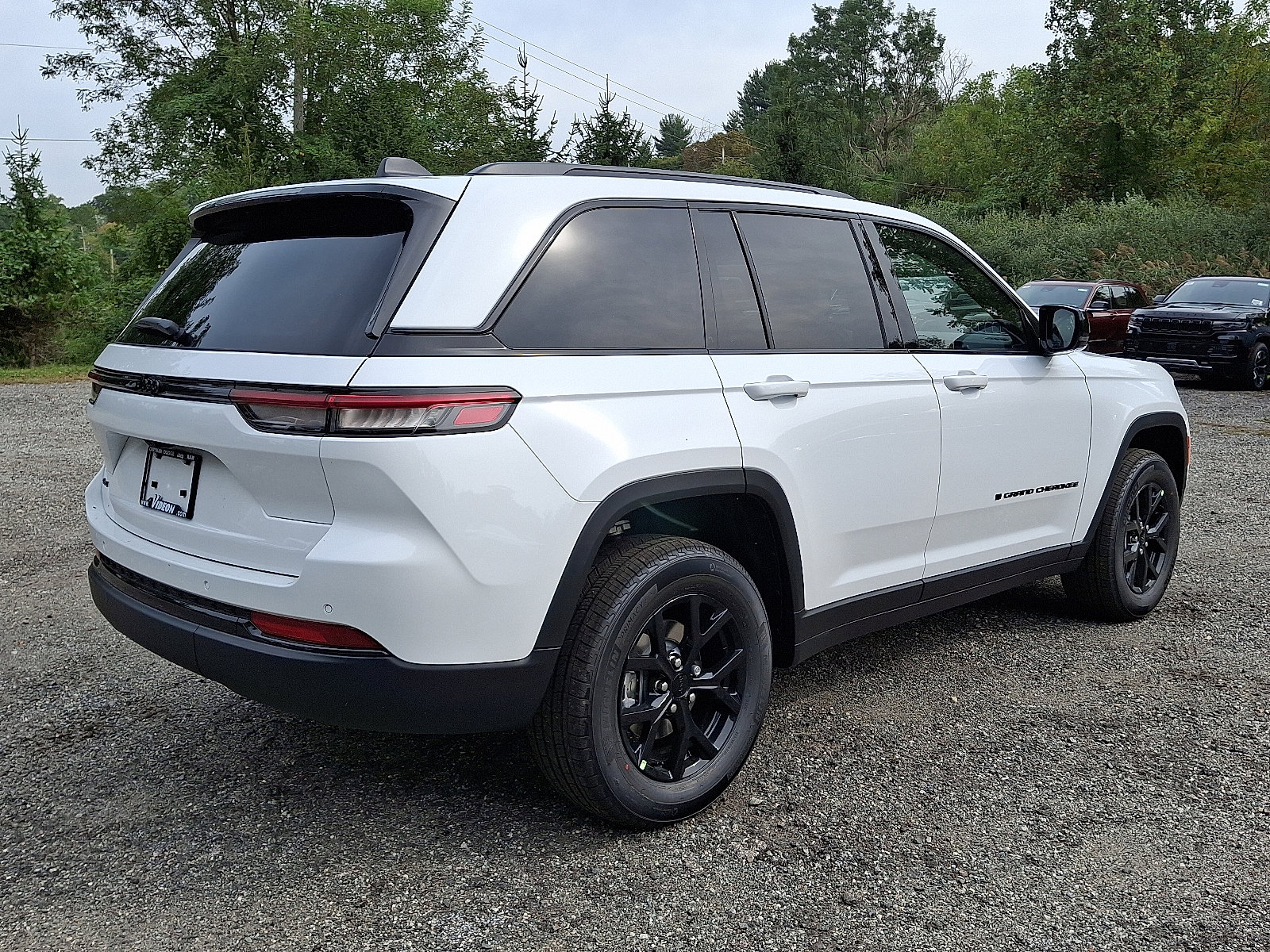 2025 Jeep Grand Cherokee Altitude X photo 2
