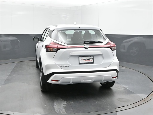 2025 Nissan Kicks Play S photo 8