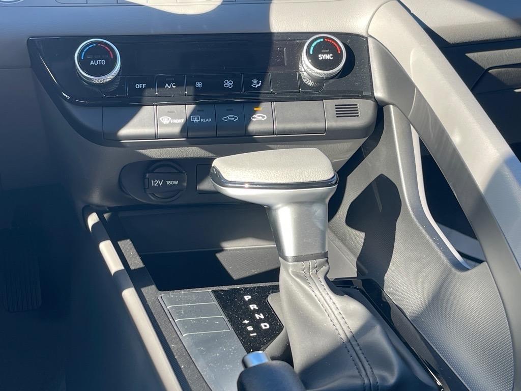 2024 Hyundai Elantra SEL photo 19