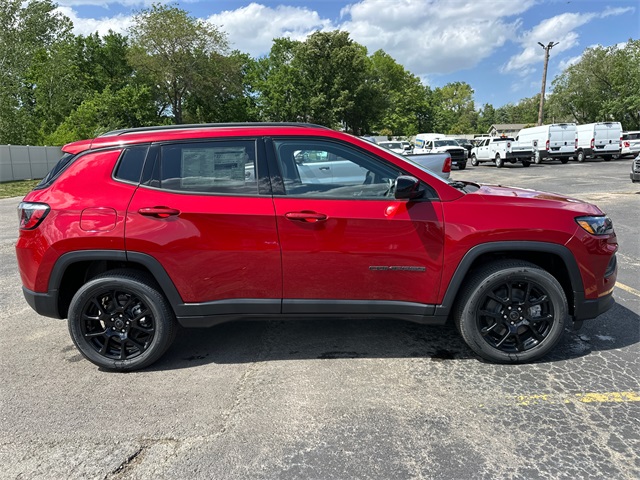 2025 Jeep Compass Latitude photo 6