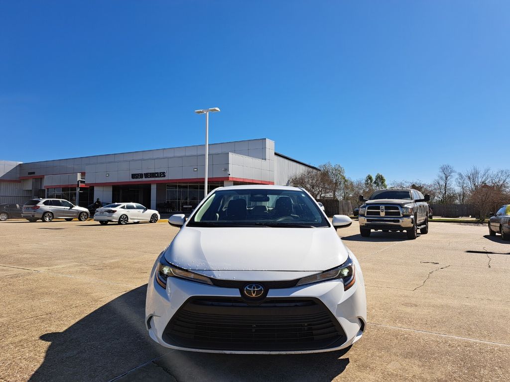 Used 2024 Toyota Corolla LE with VIN 5YFB4MDE9RP100062 for sale in Northfield, Minnesota