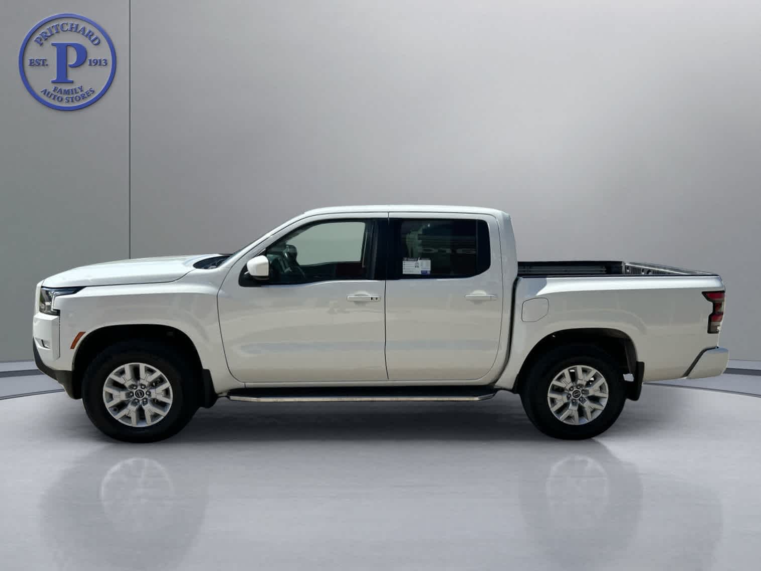 2022 Nissan Frontier SV photo 2