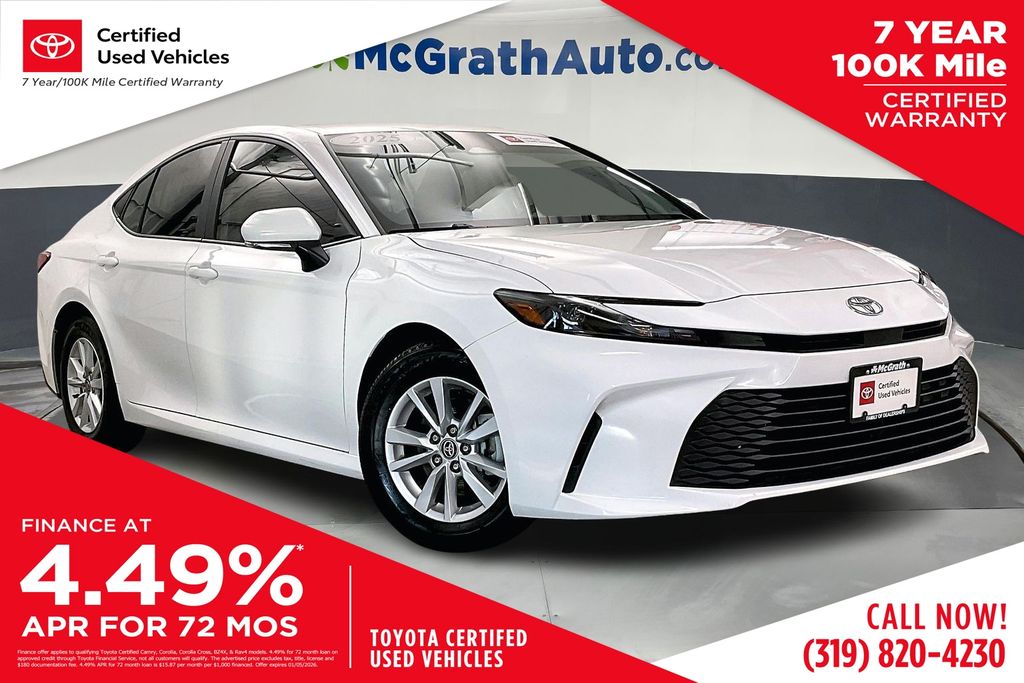 2025 Toyota Camry LE's photo