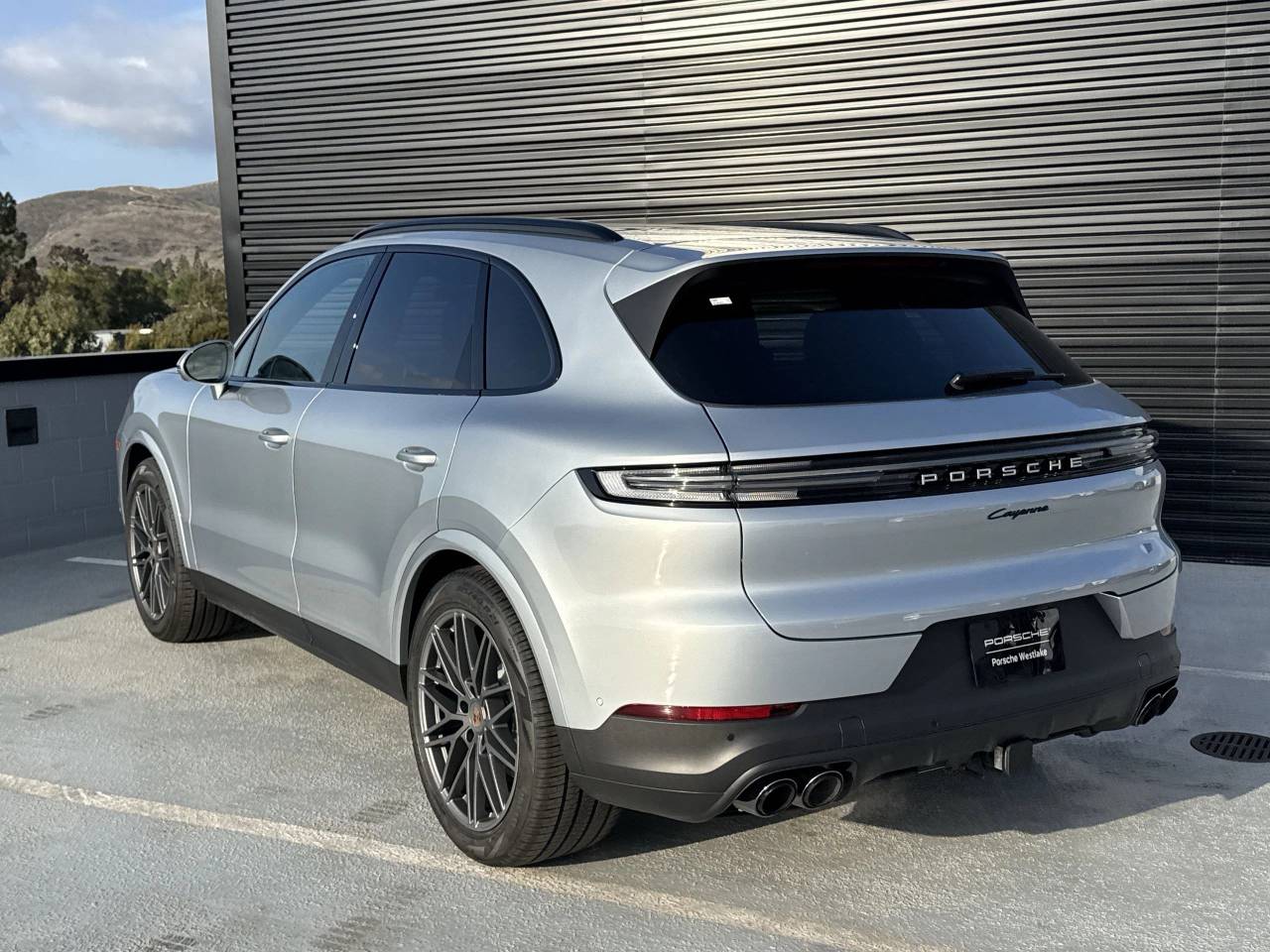 2025 Porsche Cayenne Base photo 3