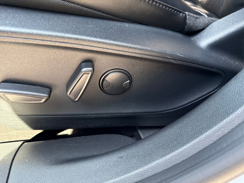 2025 Ford Escape ST-Line photo 17