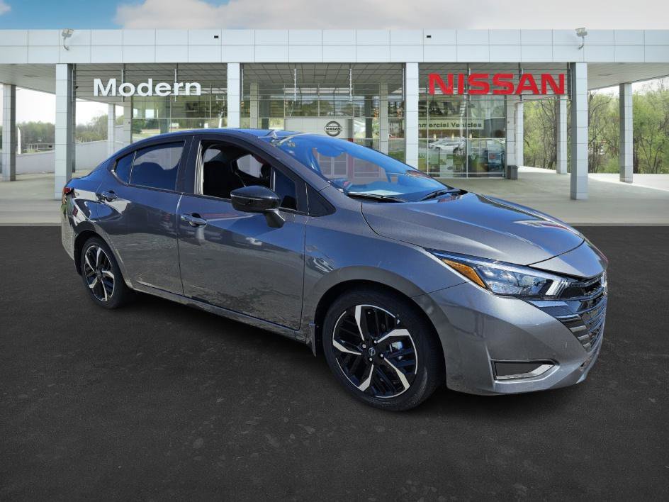 2025 Nissan Versa SR photo 2