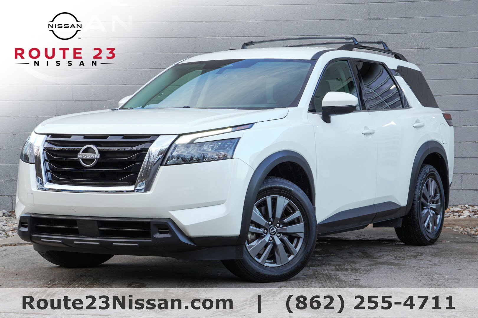 2024 Nissan Pathfinder SV's photo
