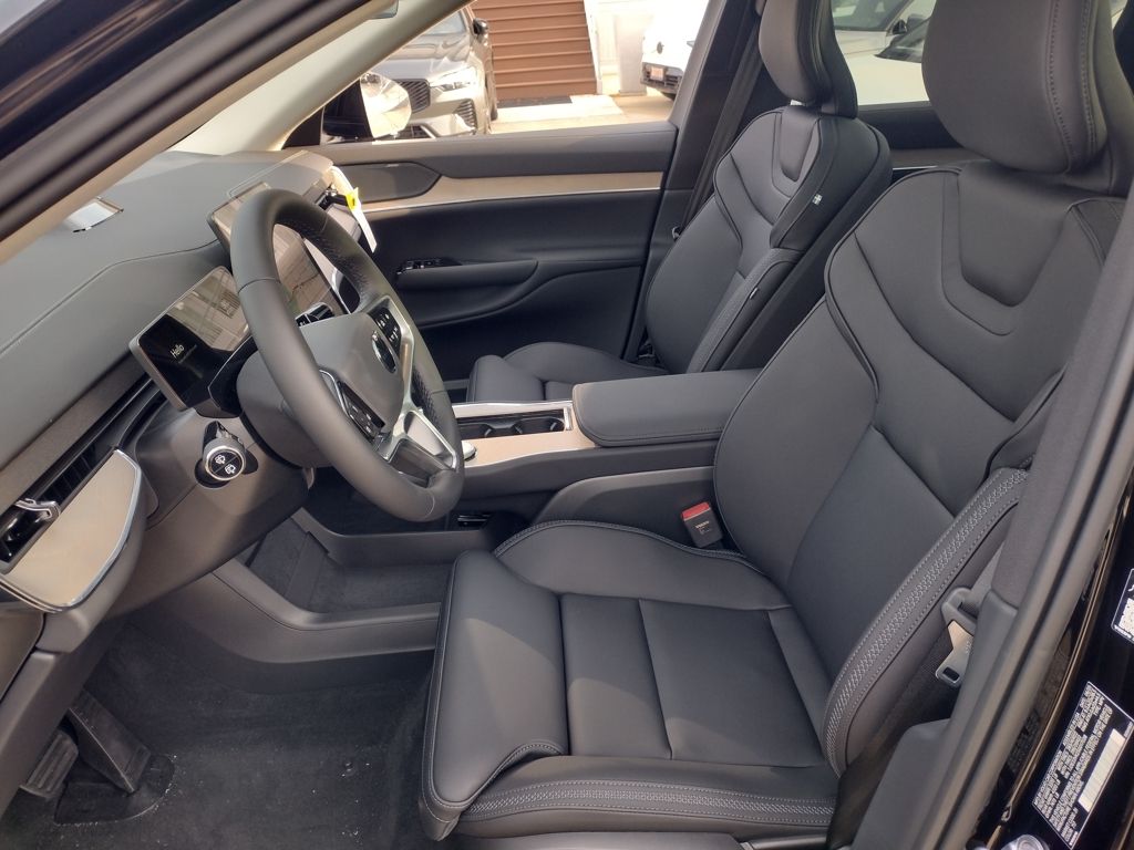 2025 VOLVO EX90 - Image 11