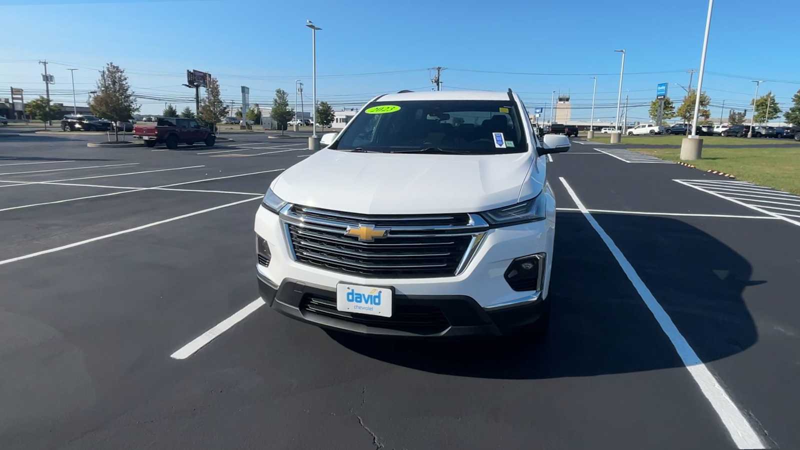 2023 Chevrolet Traverse Cloth photo 2