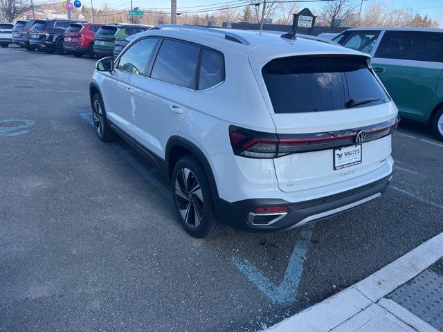 2025 Volkswagen Taos SE photo 5
