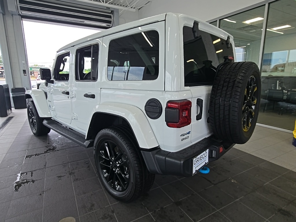 2023 Jeep Wrangler Sahara 4xe photo 11
