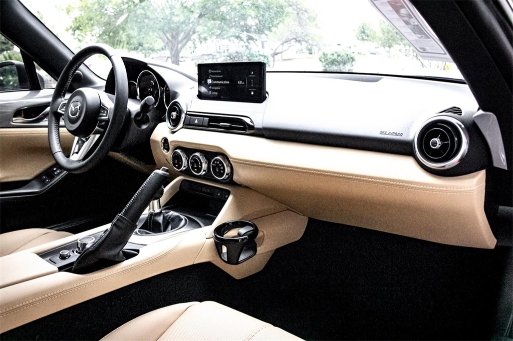 2025 Mazda MX-5 Miata Miata Grand Touring photo 24