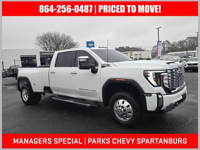 2024 GMC Sierra Denali's photo