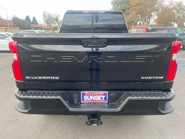 2021 Chevrolet Silverado 2500HD Custom photo 4