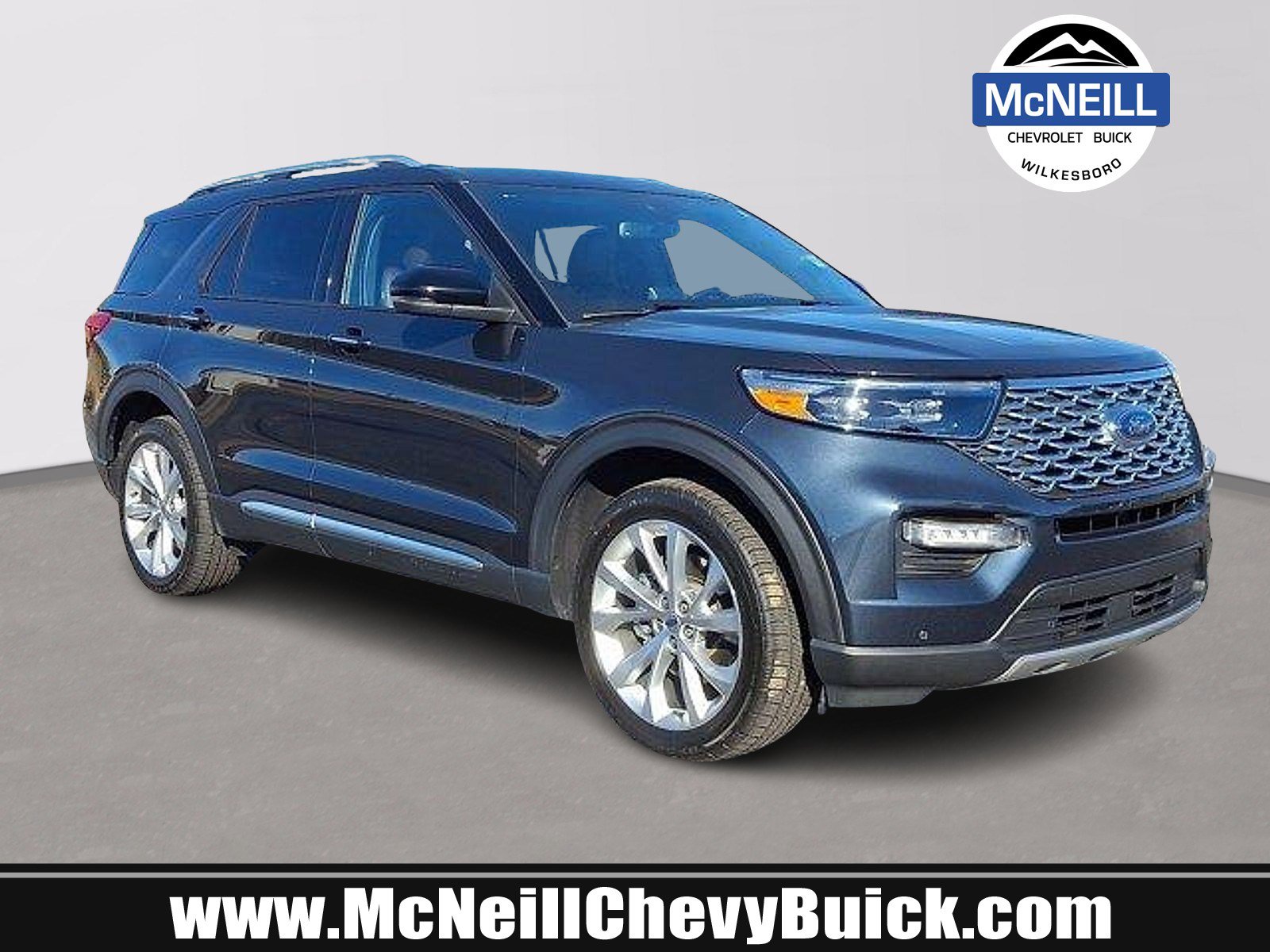 2023 Ford Explorer Platinum's photo