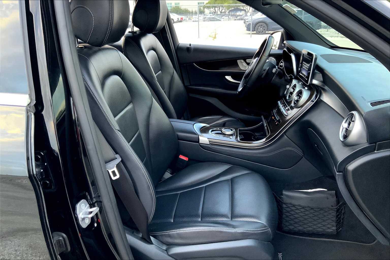 2018 Mercedes Benz GLC 300 photo 7