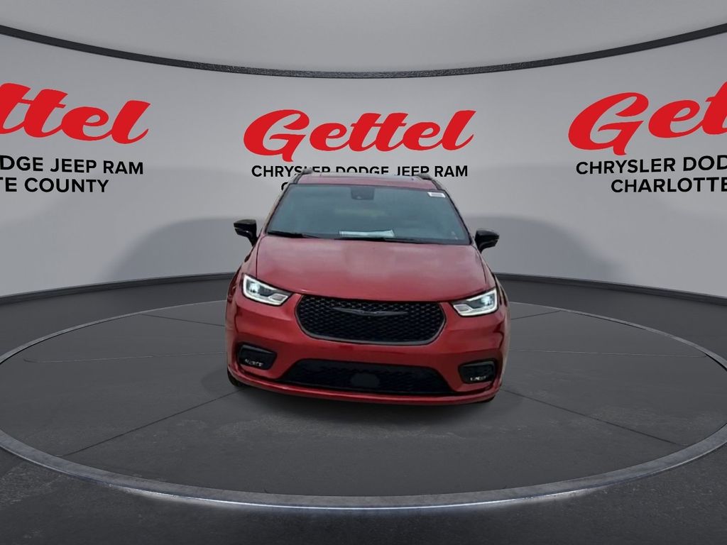 2026 Chrysler Pacifica Limited photo 2