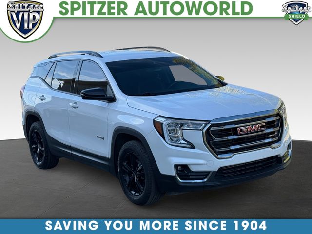 2023 GMC Terrain AT4's photo