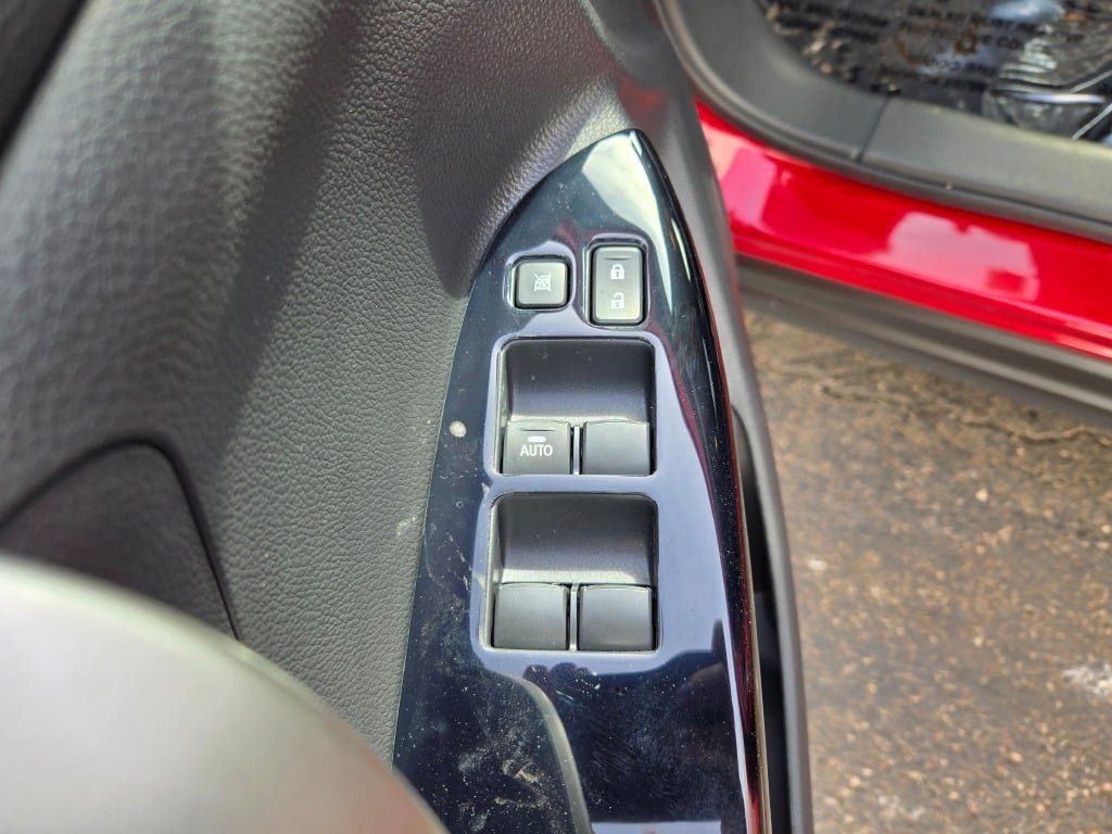 2025 Mitsubishi Eclipse Cross LE photo 14