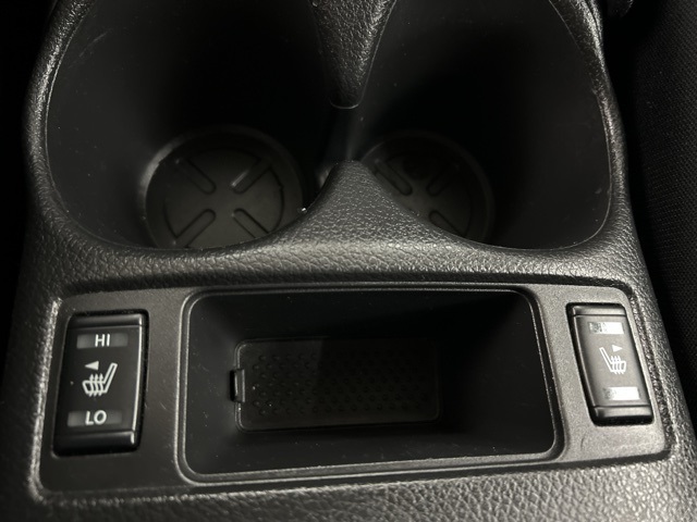 2018 Nissan Rogue SV photo 18