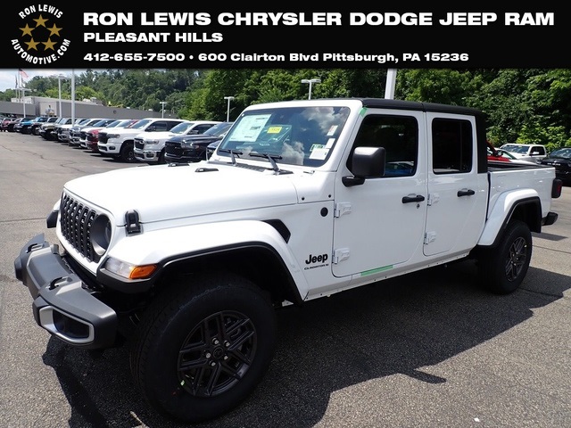 2025 Jeep Gladiator Sport S's photo