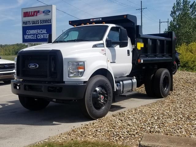 2025 Ford F-750 photo 3