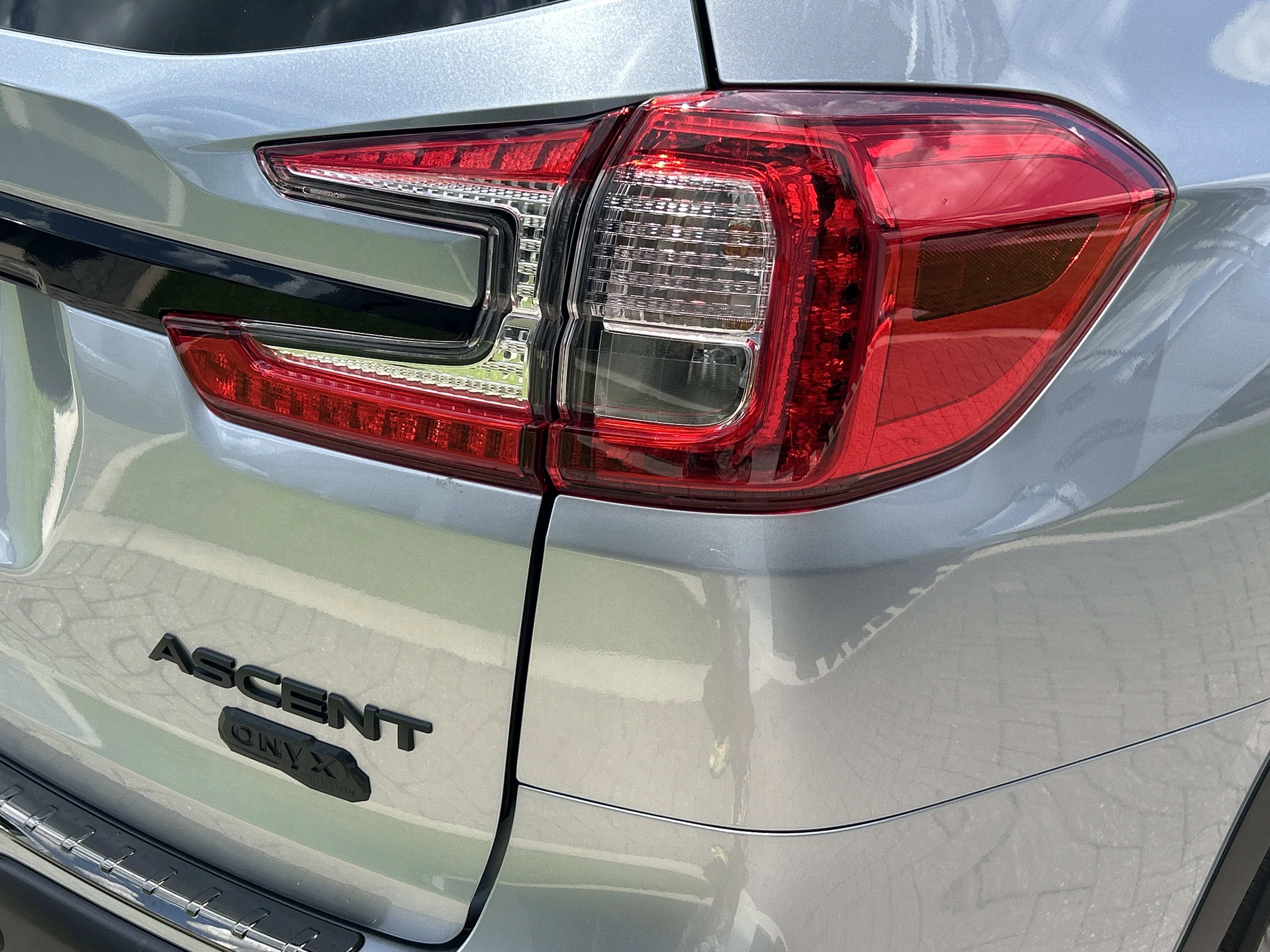 2025 Subaru Ascent Onyx Edition Touring photo 3