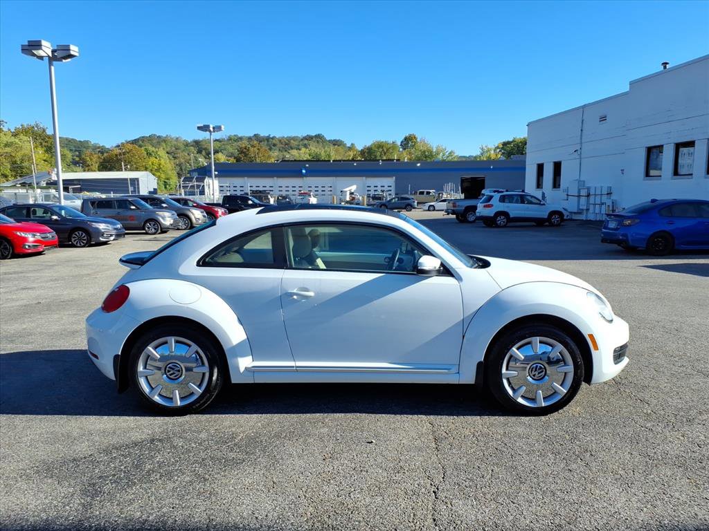 2016 Volkswagen Beetle 1.8T SEL photo 2