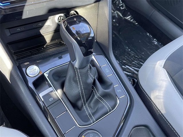 2025 Volkswagen Taos SE photo 18