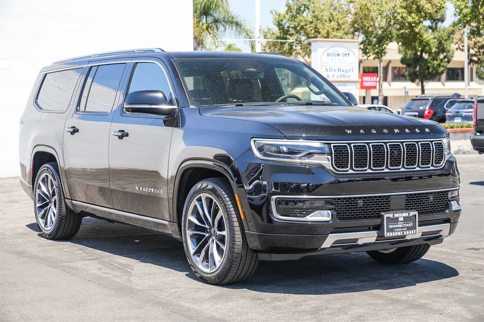 2025 Jeep Wagoneer L Series III photo 3