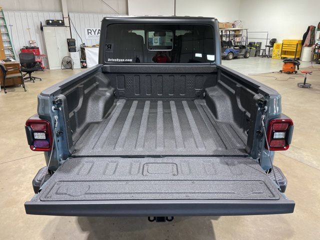 2025 Jeep Gladiator Mojave photo 12