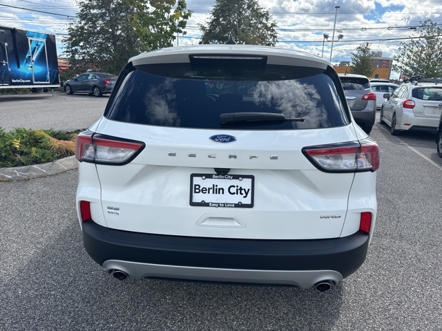 2022 Ford Escape SE photo 4