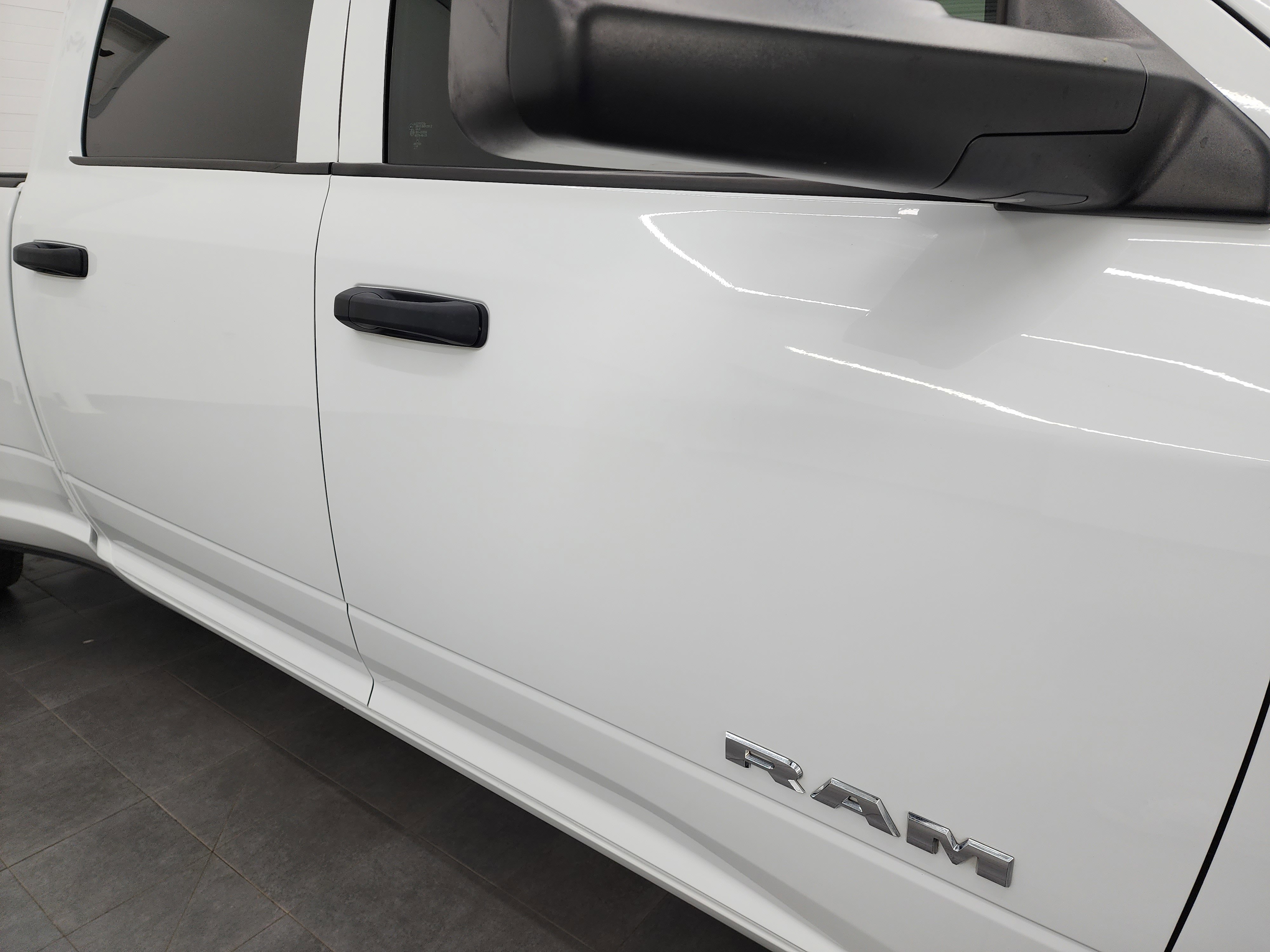 2022 Ram 3500 photo 6