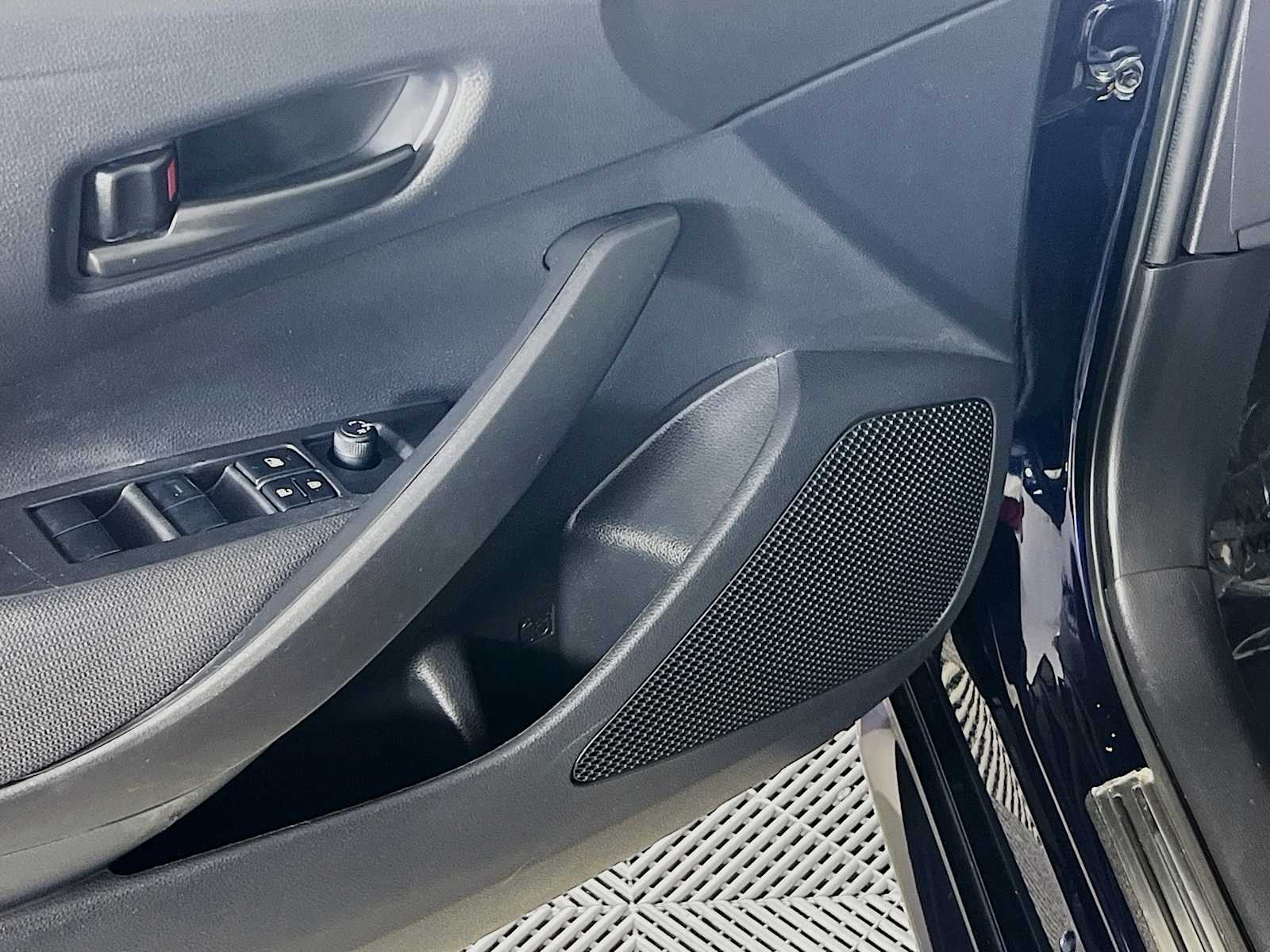 2024 Toyota Corolla LE photo 18