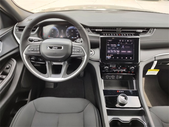 2025 Jeep Grand Cherokee Laredo X photo 8