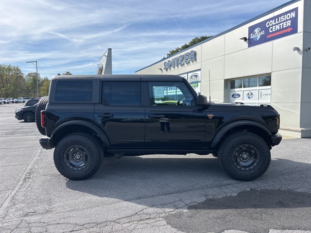 2025 Ford Bronco Badlands photo 3
