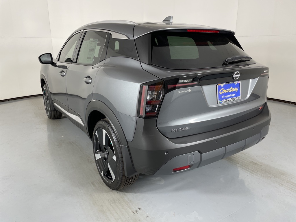 2025 Nissan Kicks SR photo 4