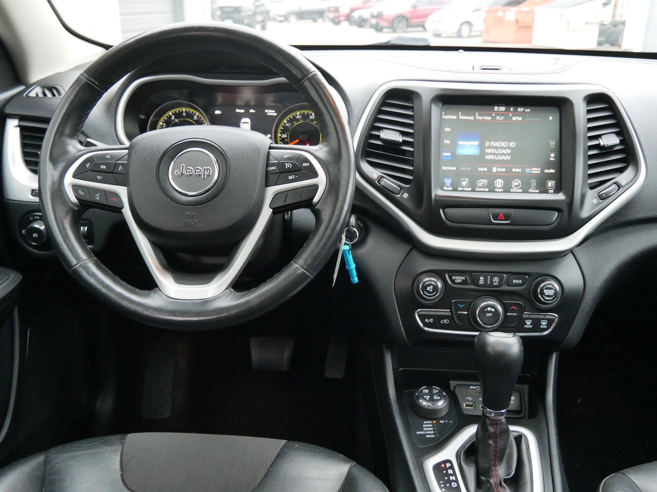 2016 Jeep Cherokee Trailhawk photo 11