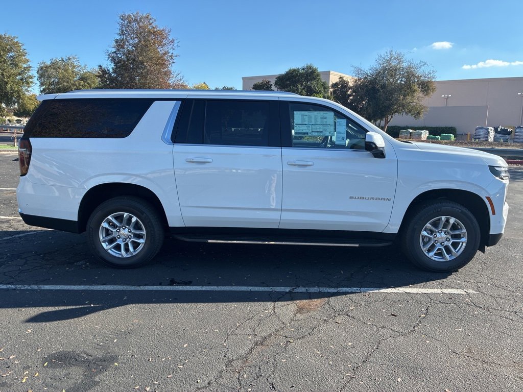 2026 Chevrolet Suburban LS photo 2