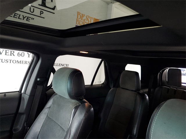 2015 Ford Explorer XLT photo 6