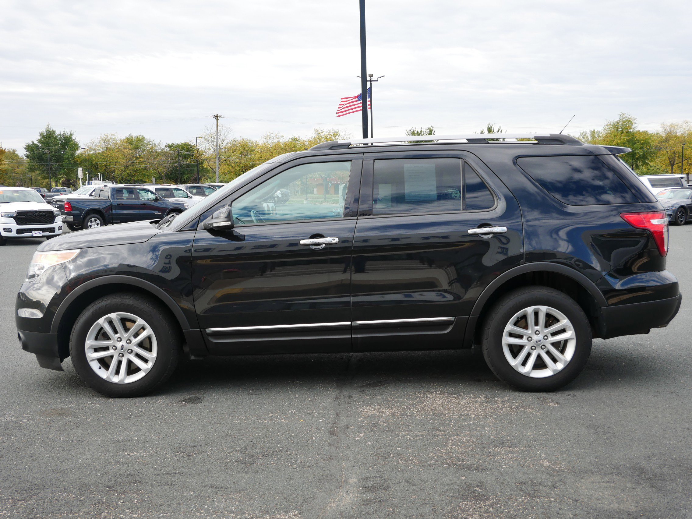 2015 Ford Explorer XLT photo 4