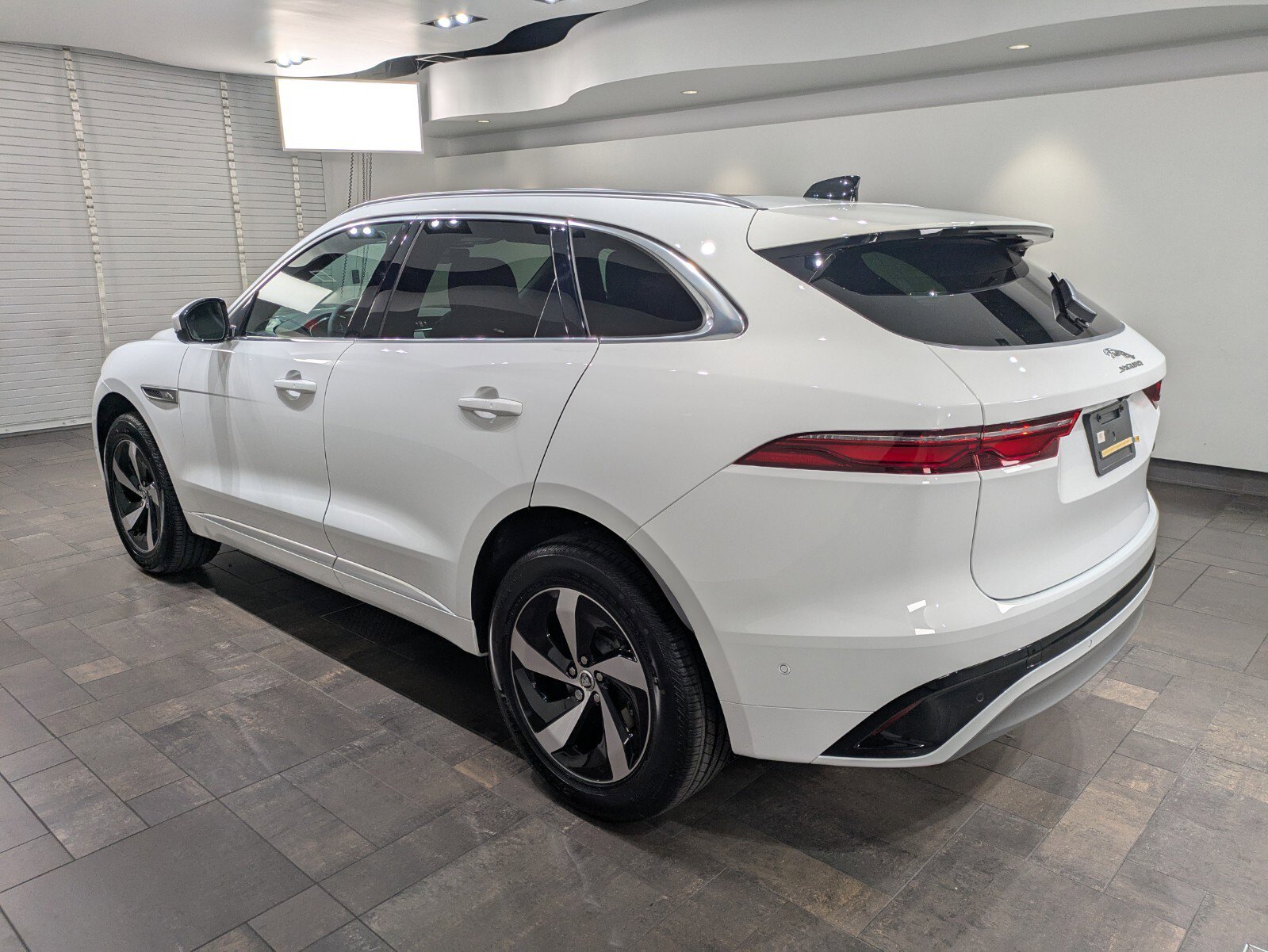 2026 Jaguar F-PACE P250 R-Dynamic S photo 4