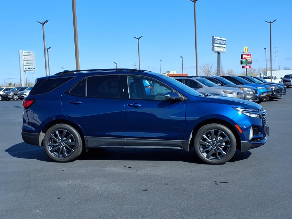 2022 Chevrolet Equinox RS photo 2