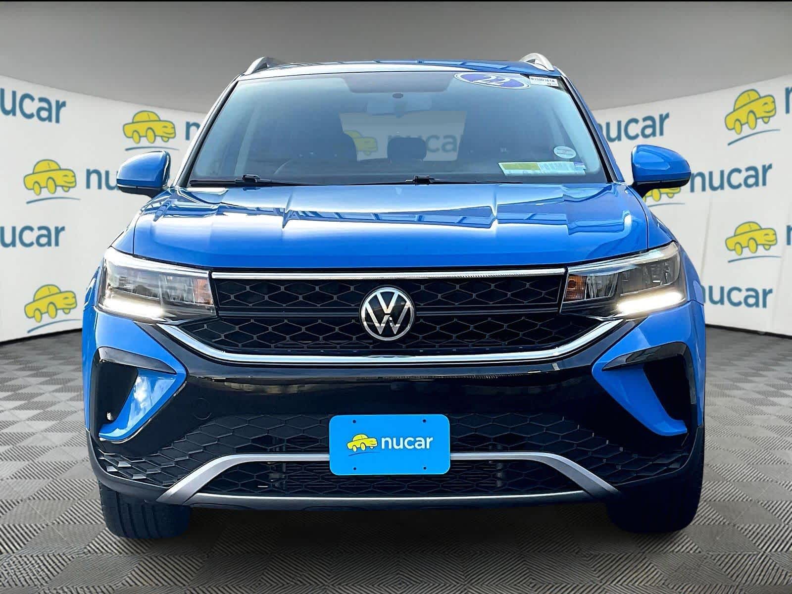 2022 Volkswagen Taos SE photo 2